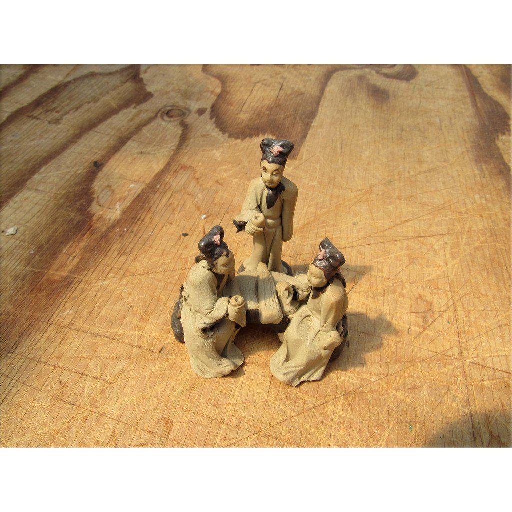 3 Musicians Mud Figurine Top
